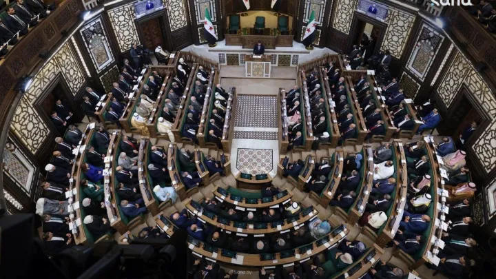 بحضور الشرع.. مجلس الشعب السوري الجديد يعقد أولى جلساته في دمشق