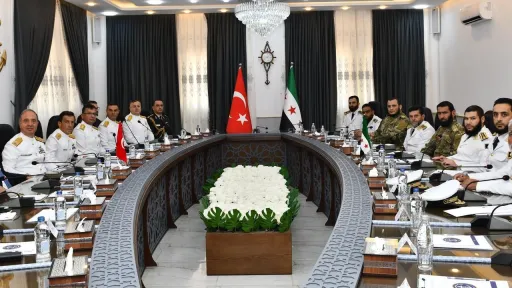 Le chef de la marine turque se rend en Syrie alors que la coopération militaire s'intensifie
