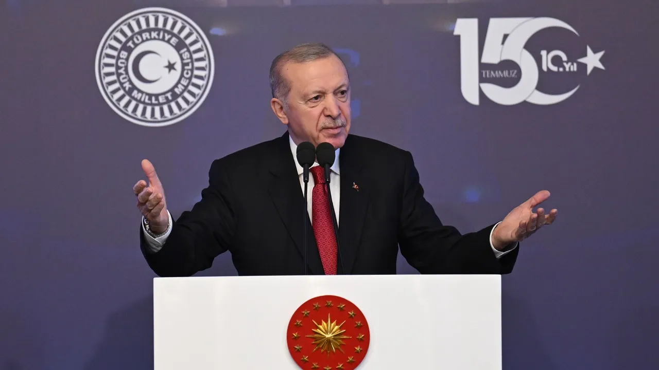 أردوغان: من خابت آمالهم في 15 تموز ما زالوا يترقبون الفرص وتنظيم غولن الإرهابي يخدم أعداء تركيا