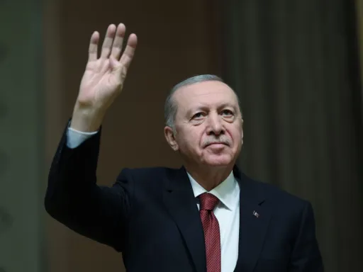 Erdogan publica artigo intitulado “15 de Julho: A Declaração de Independência do Século da Türkiye”