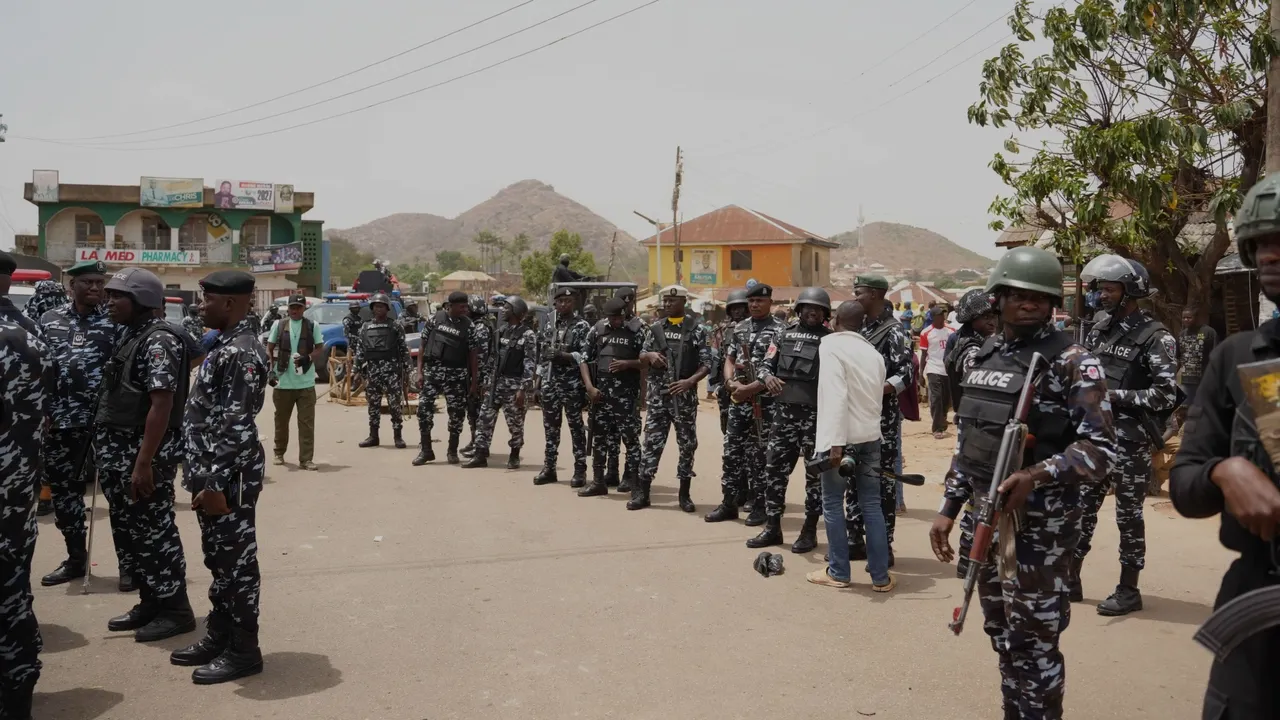 More than 1,000 people flee as gunmen attack Nigeria's Benue community