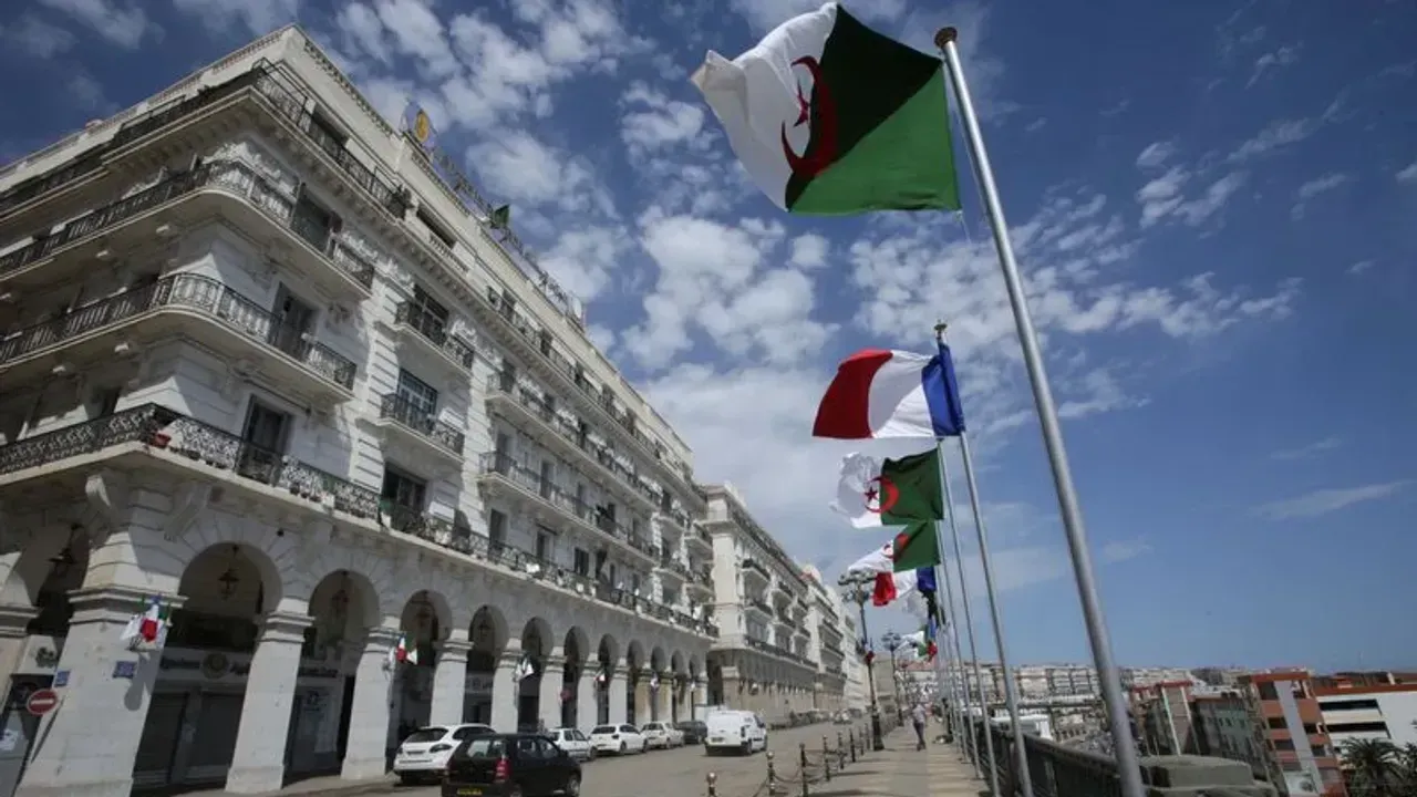France-Algérie: Paris vise un retour à 250.000 visas par an