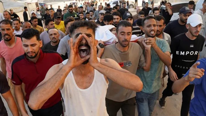 شهيدان وجرحى في غارات وقصف مدفعي إسرائيلي على قطاع غزة