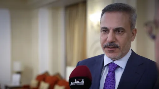 فيدان من الدوحة: تركيا وقطر تنسقان لدفع المسار الدبلوماسي بين طهران وواشنطن