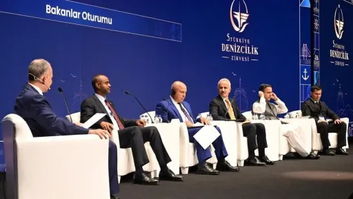 تركيا ومصر توقعان مذكرة تفاهم لتعزيز التعاون في استخدام ممرات النقل الدولية