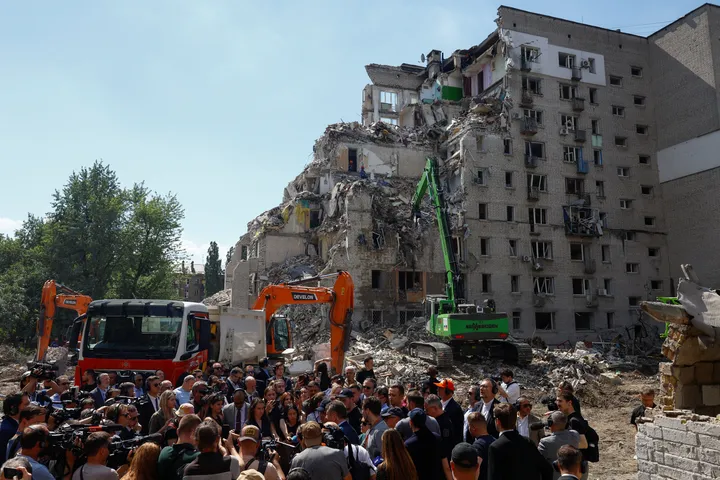 Ден на жалост во Киев по вчерашниот руски напад во кој загинаа најмалку 30 лица