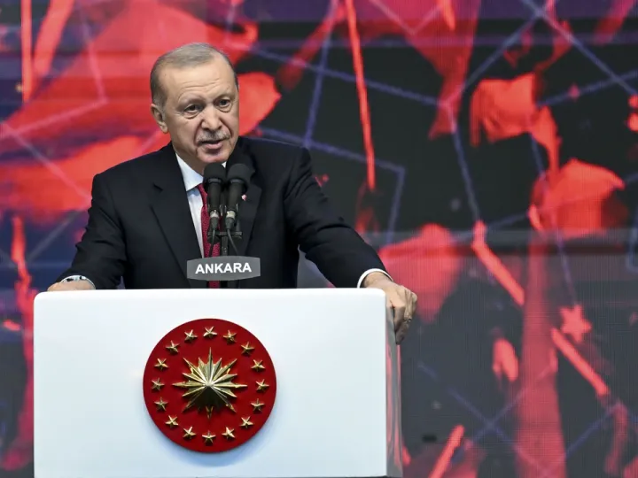 الرئيس أردوغان يهنئ إسبانيا بإحراز لقب كأس العالم 2026