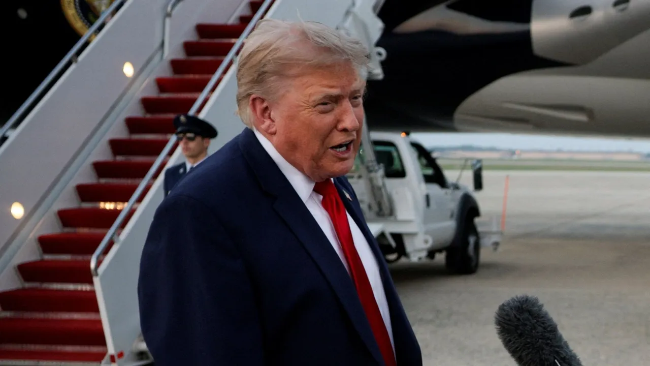 Трамп ввел 50-процентные пошлины на ряд товаров из Канады