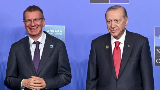 في اتصاله برئيس لاتفيا.. أردوغان: تركيا تولي أهمية كبيرة لأمن البلطيق في إطار الناتو