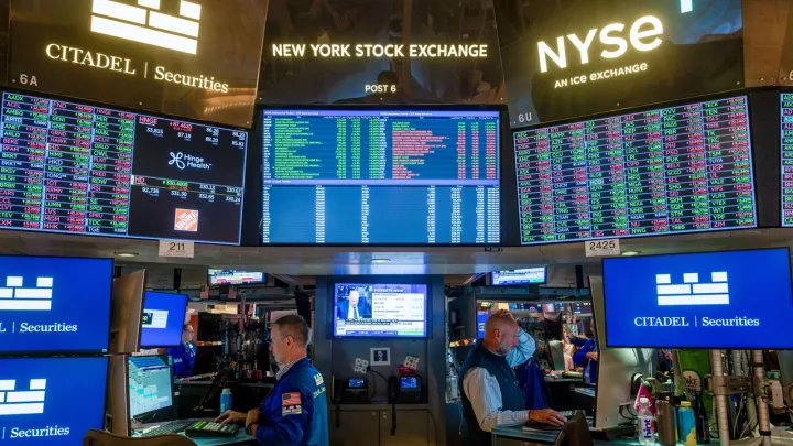 US stocks tumble, oil tops $100 as Mideast conflict escalates