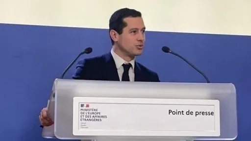 La France annonce des mesures contre l'Iran et soutient la révocation de Karim Khan de la CPI