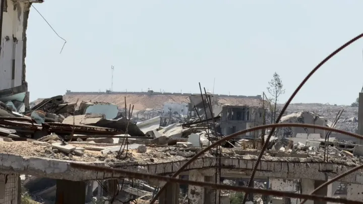 Israel builds earthen barrier across Gaza, illegally annexing the enclave in plain sight