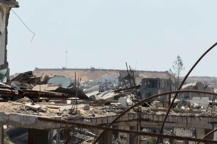 Israel builds earthen barrier across Gaza, illegally annexing the enclave in plain sight