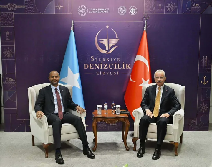 Somali ports minister attends Türkiye maritime summit, holds talks with Turkish counterpart