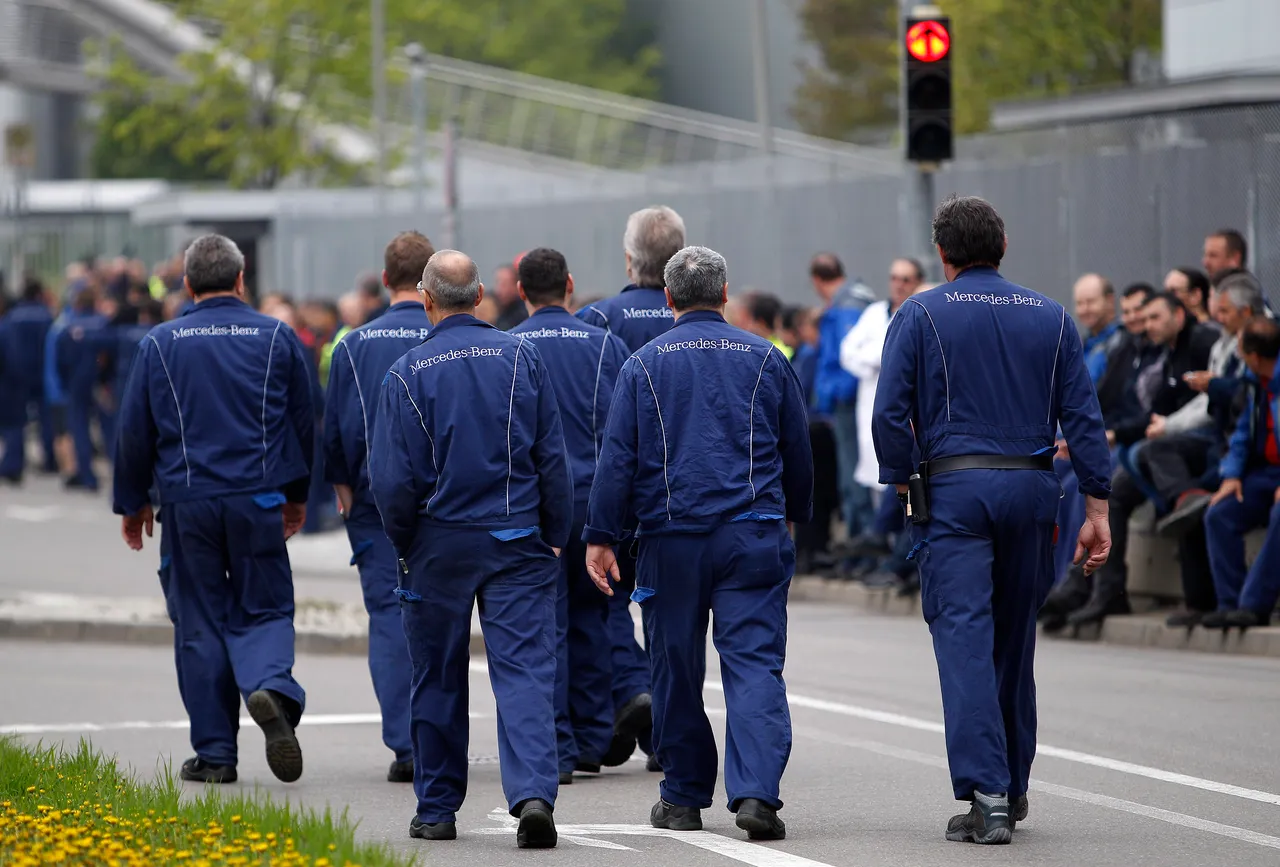 Hiljade radnika Mercedes-Benza spremaju se na proteste širom Njemačke