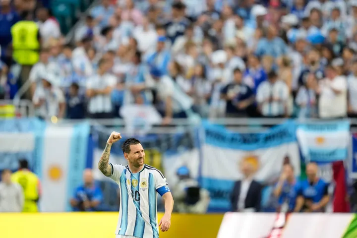 Lionel Messi nets 20th World Cup goal to extend streak to 8 games and grab Golden Boot lead