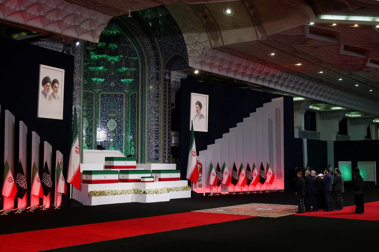 وصول جثمان خامنئي إلى مصلى الإمام الخميني في طهران تمهيداً لتشييعه