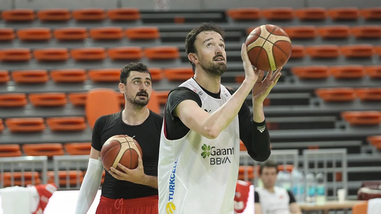 Баскетболдан Түркия ұлттық құрамасы «FIBA» әлем кубогының Еуропа іріктеуінде жеңіске жетті