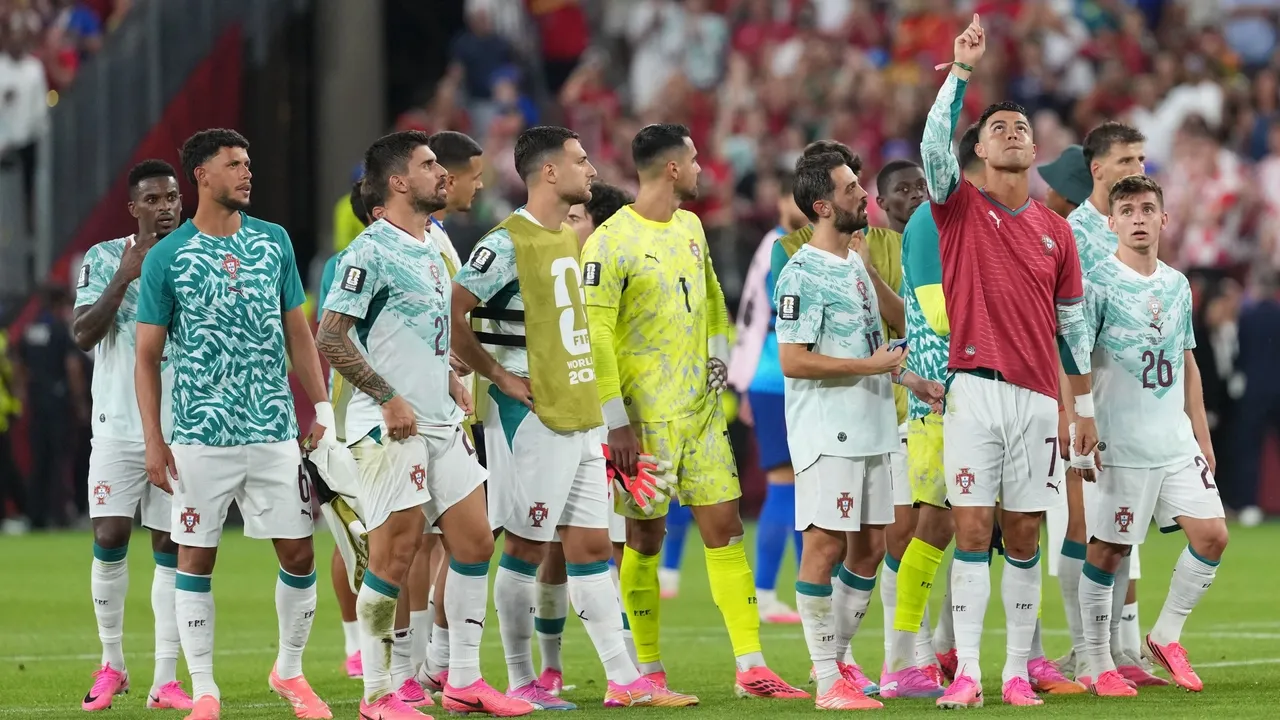 Ronaldo e Ramos marcam e Portugal vence a Croácia por 2-1, passando aos oitavos-de-final do Mundial