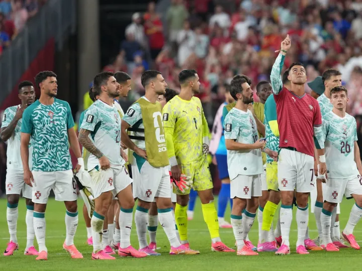 Ronaldo e Ramos marcam e Portugal vence a Croácia por 2-1, passando aos oitavos-de-final do Mundial