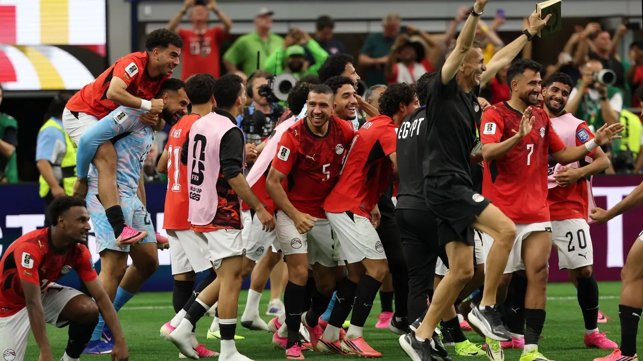 مصر تبلغ الدور ثمن النهائي لكأس العالم لأول مرة في تاريخها بعد الفوز على أستراليا بركلات الترجيح