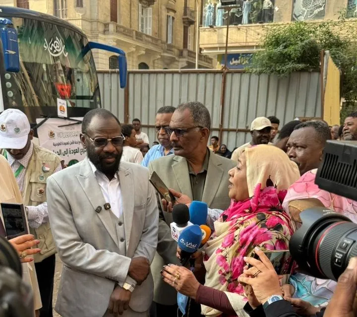 More busloads of displaced Sudanese leave Egypt for home