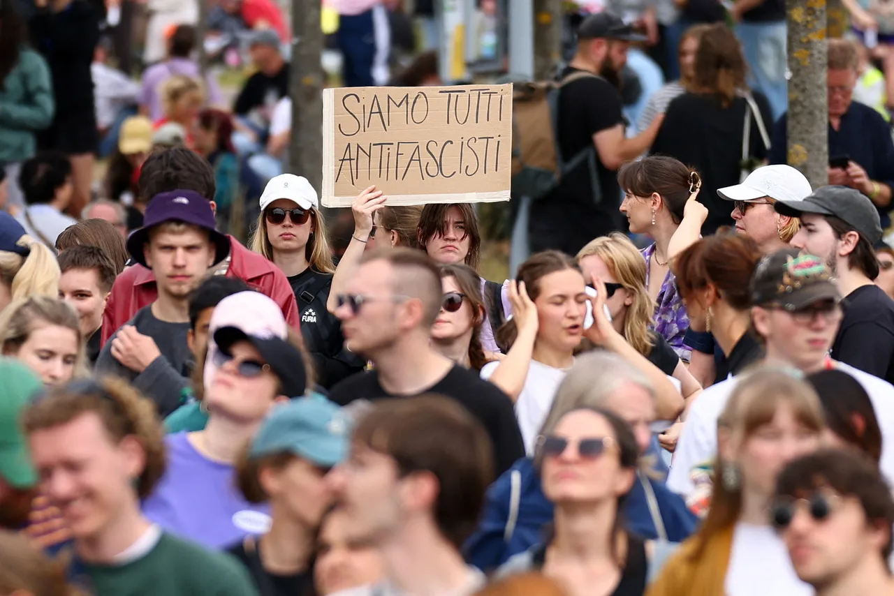 Germans protest, block roads in massive rally to stop far-right AfD party convention