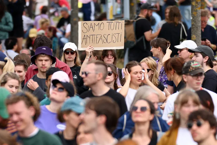 Germans protest, block roads in massive rally to stop far-right AfD party convention