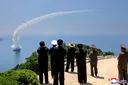 북한, 신형 5,000톤급 구축함서 전략순항미사일 및 기타 무기 시험발사