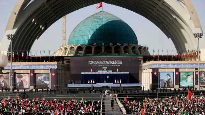Les cérémonies funéraires d'Ali Khamenei s'ouvrent en Iran sous les appels à la vengeance