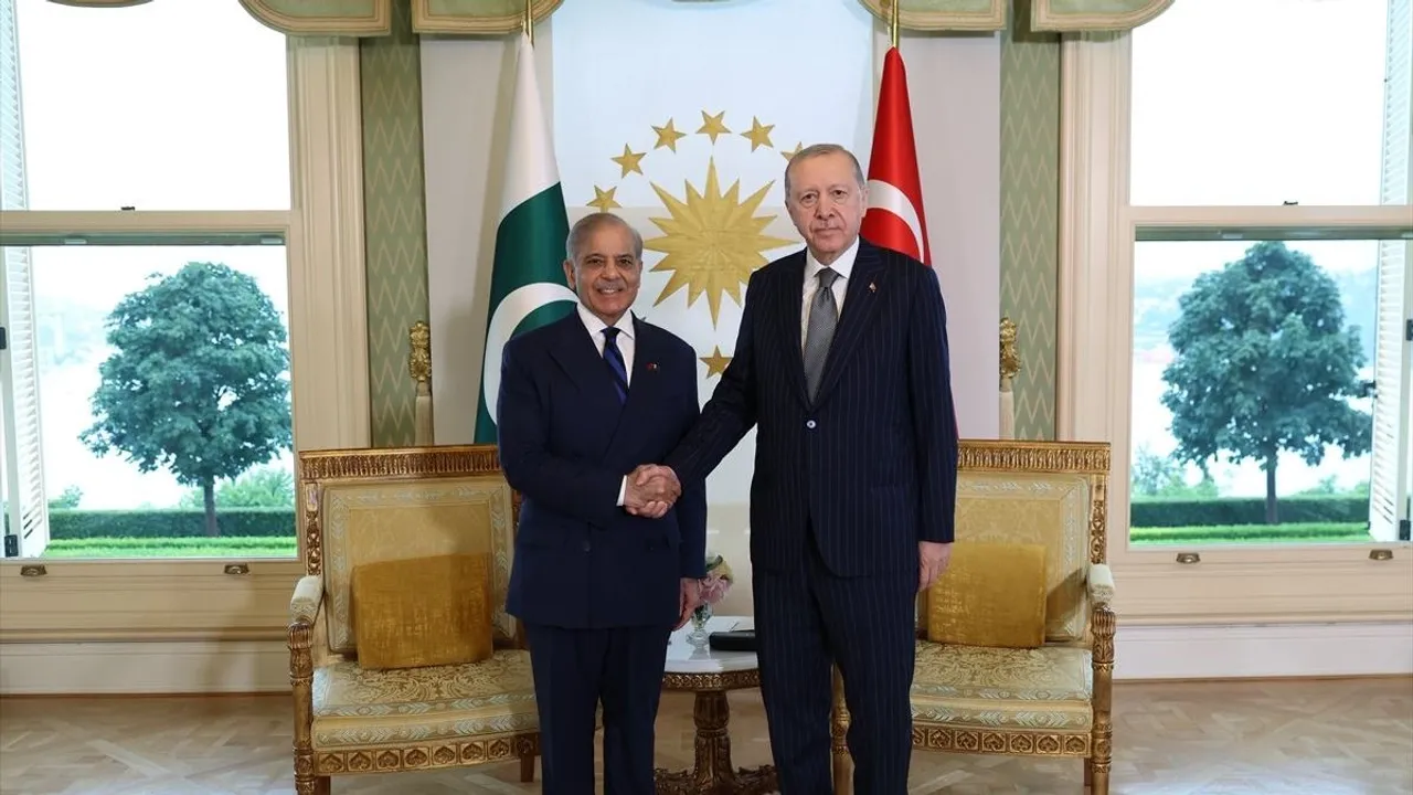 دیدار رسمی رئیس‌جمهور اردوغان با شهباز شریف در استانبول