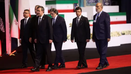 رؤساء دول ومسؤولون يشاركون في مراسم وداع خامنئي بطهران