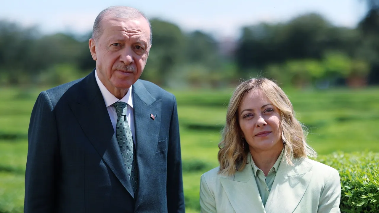 Ärdoğan häm Meloni Änkarada ütäçäk NATO sammitı aldınnan saqlanuda xezmättäşlek turında söyläşte
