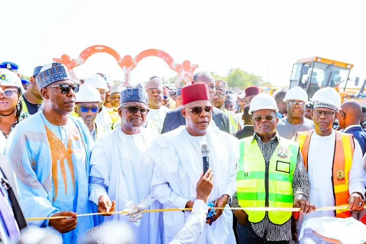 Gwamnatin Nijeriya ta ƙaddamar da fara ayyukan Bama zuwa Banki da Dikwa zuwa Gamboru-Ngala