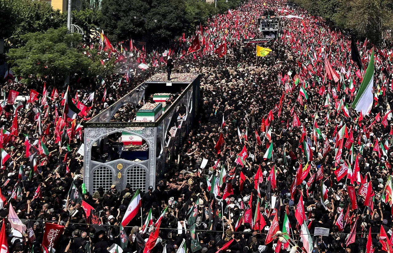 Teheran ispratio Khameneija: Tijelo bivšeg vrhovnog vođe nošeno ulicama grada