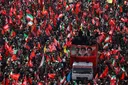 Le cortège funèbre de Khamenei a commencé la traversée de Téhéran