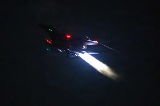 US launches fresh wave of strikes on Iran