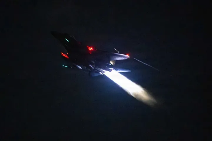 US launches fresh wave of strikes on Iran