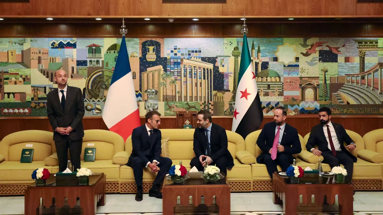 Macron torna-se o primeiro chefe de Estado da UE a visitar a Síria desde a destituição de Assad