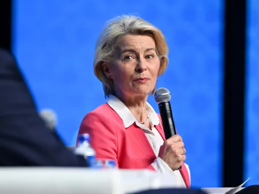 Presidente da Comissão da UE elogia papel vital da Türkiye na NATO e apoia laços mais fortes com UE