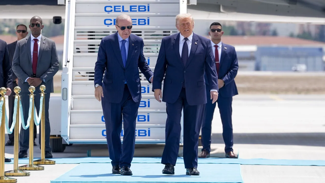 Presidente turco Erdogan recebe Trump em Ancara, começou a Cimeira da NATO de dois dias