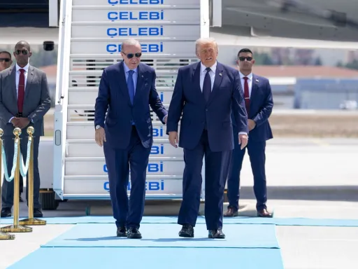 Presidente turco Erdogan recebe Trump em Ancara, começou a Cimeira da NATO de dois dias