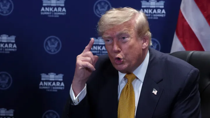 Trump diz que os EUA cortarão todo o comércio com a Espanha