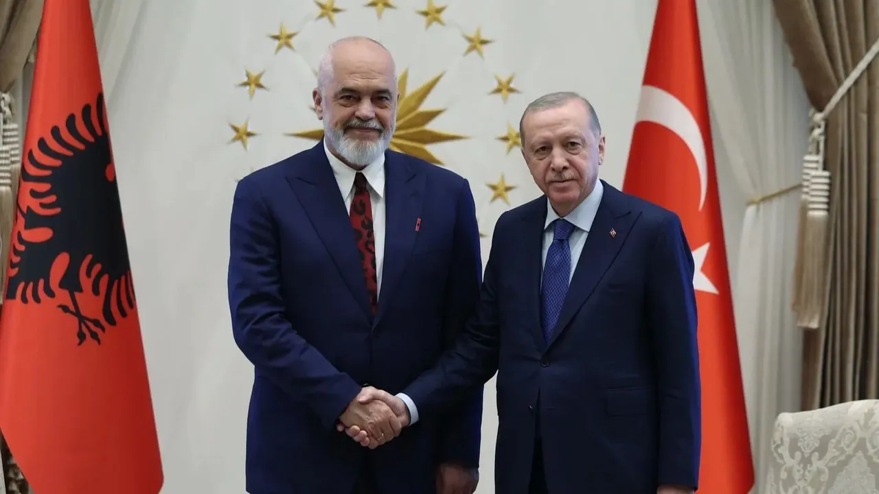 رئیسجمهور اردوغان در حاشیه نشست ناتو با نخستوزیر آلبانی دیدار کرد