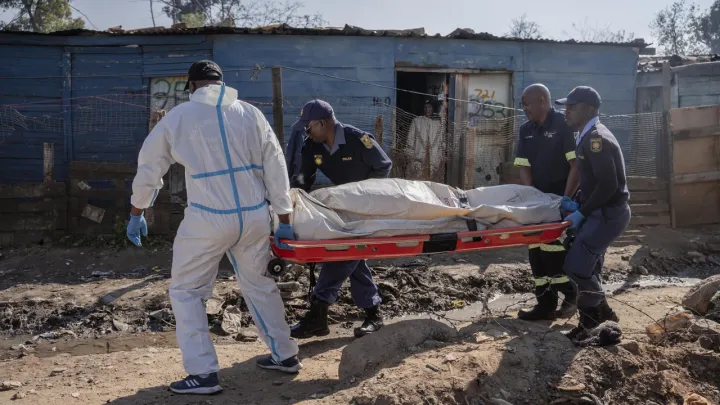 Onze pessoas morreram em três ataques armados separados na cidade de Cidade do Cabo, na África do Sul