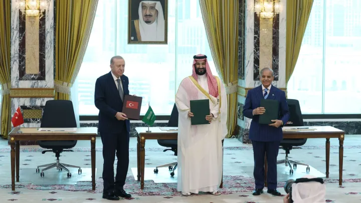 Mecca pact with Türkiye, Pakistan 'long-term' deal to boost cooperation: Saudi King Salman
