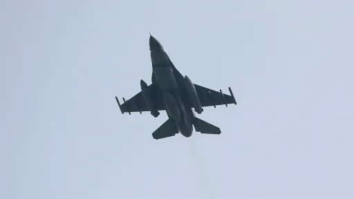 F-16 goes down during training flight in Türkiye, probe on