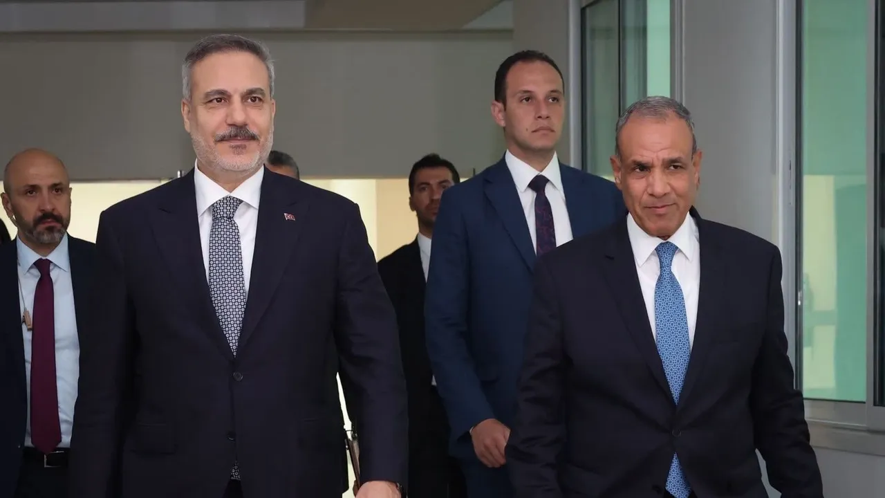 Ministr Fidan Misırğa säfäre turında yazma urtaqlaştı