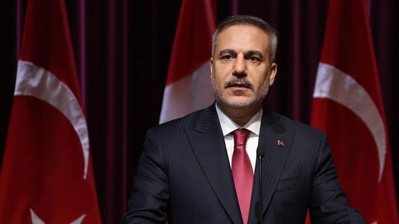 فيدان بذكرى تأسيس "العدالة والتنمية" الـ25: مسيرة الحزب جعلت تركيا فاعلاً قوياً بالمنطقة والعالم