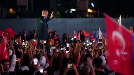 Ärdoğan partiyasen 25 yıllığı belän qotladı